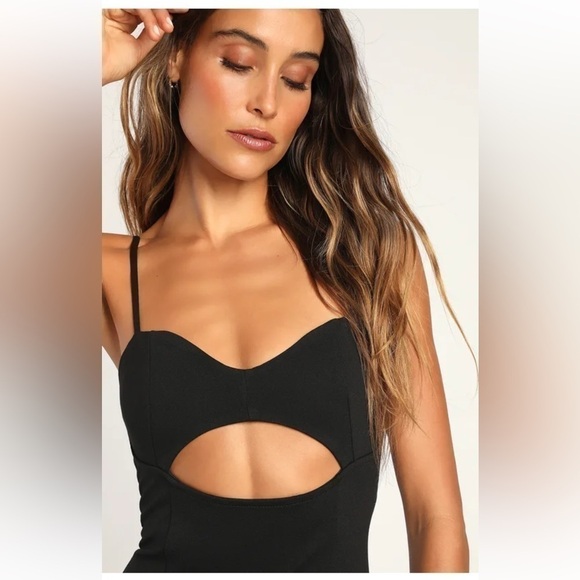 Cue the Cutout Black Keyhole Bodycon Midi Dress - Picture 3 of 8